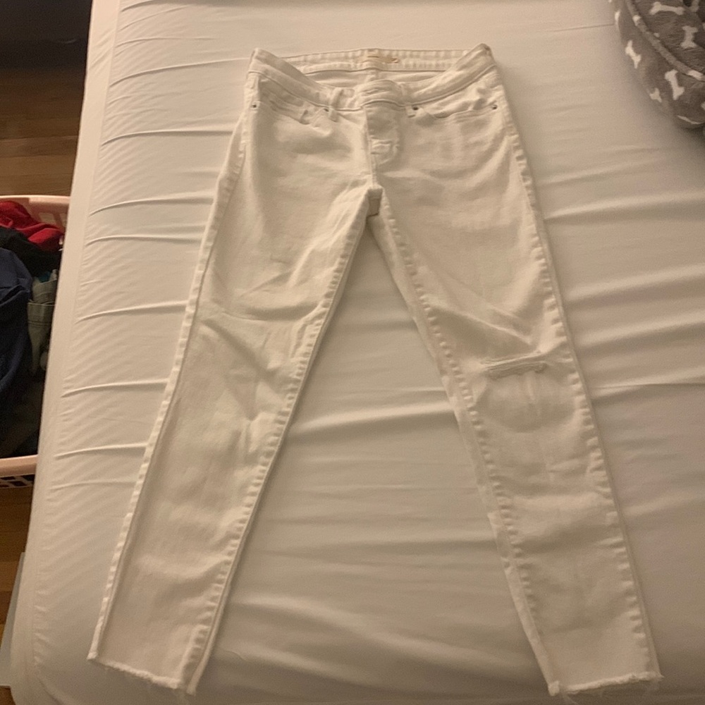 Levi’s white skinny jeans